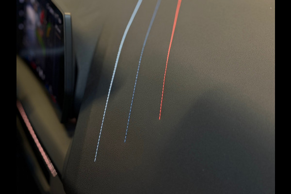 BMW 1-serie 120 M Sport Design Edition |FABRIEKSGARANTIE|DEALER ONDERHOUDEN|KEYLESS|CARPLAY|CAMERA|19INCH|SFEERVERLICHTING|