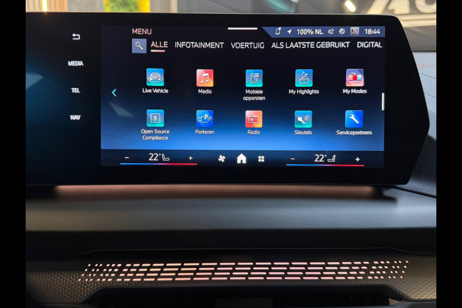 BMW 1-serie 120 M Sport Design Edition |FABRIEKSGARANTIE|DEALER ONDERHOUDEN|KEYLESS|CARPLAY|CAMERA|19INCH|SFEERVERLICHTING|