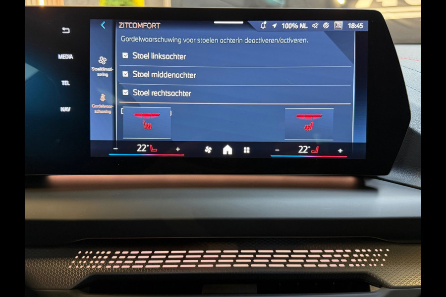 BMW 1-serie 120 M Sport Design Edition |FABRIEKSGARANTIE|DEALER ONDERHOUDEN|KEYLESS|CARPLAY|CAMERA|19INCH|SFEERVERLICHTING|