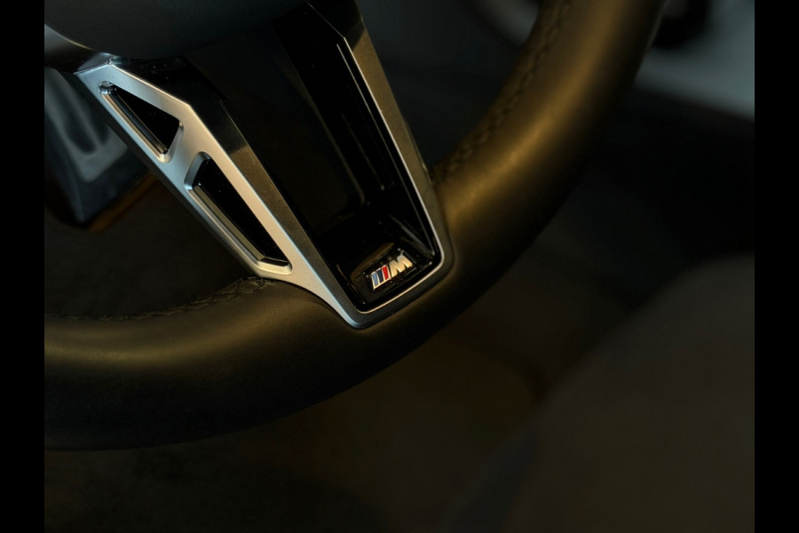 BMW 1-serie 120 M Sport Design Edition |FABRIEKSGARANTIE|DEALER ONDERHOUDEN|KEYLESS|CARPLAY|CAMERA|19INCH|SFEERVERLICHTING|