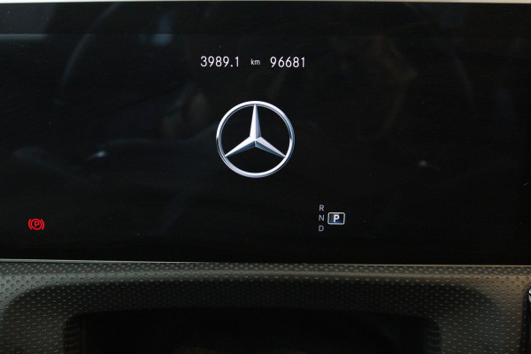 Mercedes-Benz CLA-Klasse 200 Business Solution AMG (SFEERVERLICHTING, CAMERA, LED, STOELVERWARMING, DEALER ONDERHOUDEN)