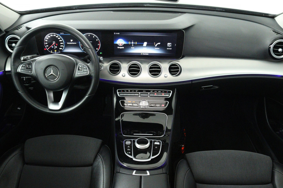 Mercedes-Benz E-Klasse 200 Premium (PANORAMADAK, SFEEVERLICHTING, CAMERA, STOELVERWARMING, DEALER ONDERHOUDEN)