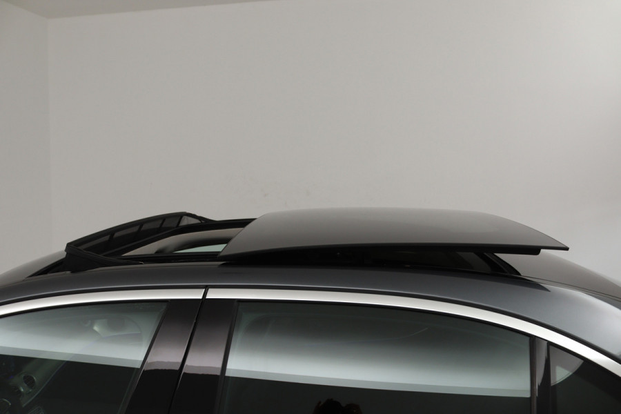 Mercedes-Benz E-Klasse 200 Premium (PANORAMADAK, SFEEVERLICHTING, CAMERA, STOELVERWARMING, DEALER ONDERHOUDEN)