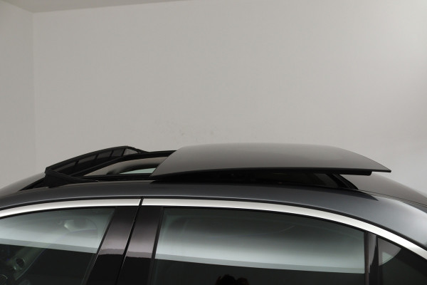 Mercedes-Benz E-Klasse 200 Premium (PANORAMADAK, SFEEVERLICHTING, CAMERA, STOELVERWARMING, DEALER ONDERHOUDEN)