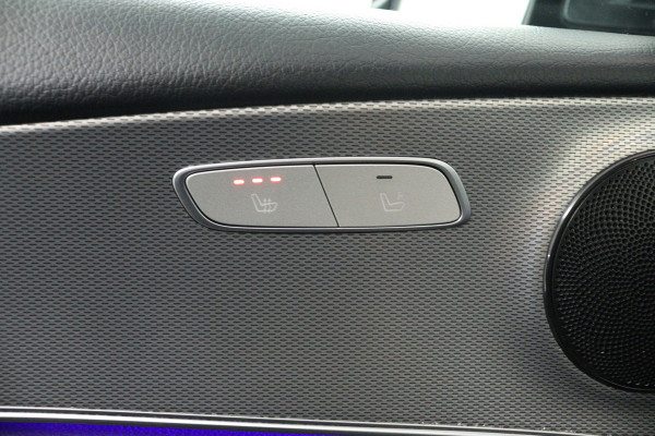 Mercedes-Benz E-Klasse 200 Premium (PANORAMADAK, SFEEVERLICHTING, CAMERA, STOELVERWARMING, DEALER ONDERHOUDEN)