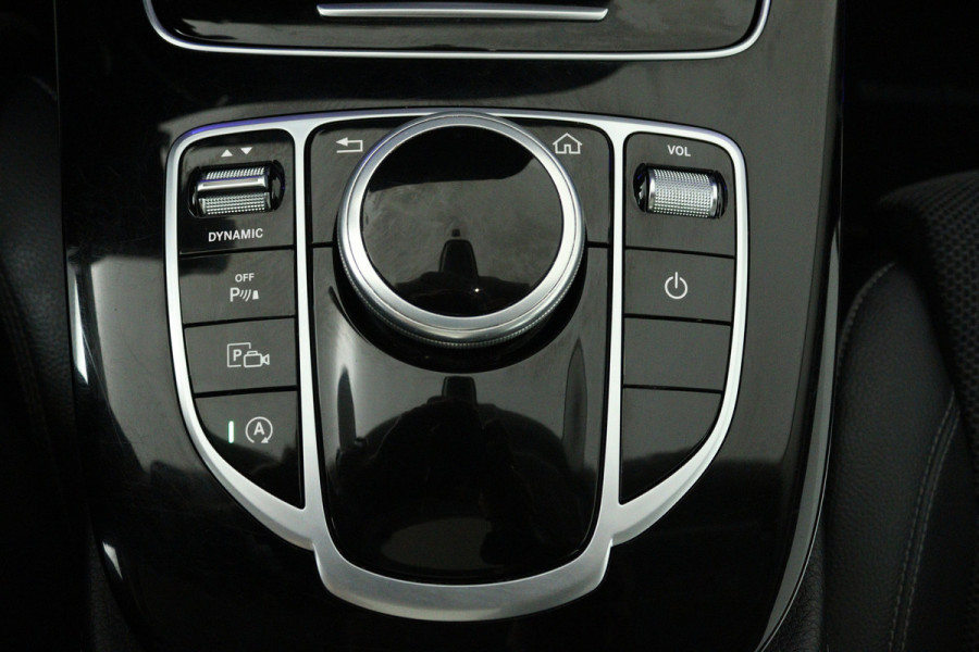 Mercedes-Benz E-Klasse 200 Premium (PANORAMADAK, SFEEVERLICHTING, CAMERA, STOELVERWARMING, DEALER ONDERHOUDEN)