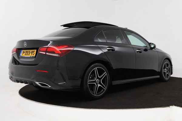 Mercedes-Benz A-Klasse 180 AMG Line (PANORAMADAK, SFEERVERLICHTING, CAMERA, STOELVERWARMING, 1e EIGENAAR, GOED ONDERHOUDEN)