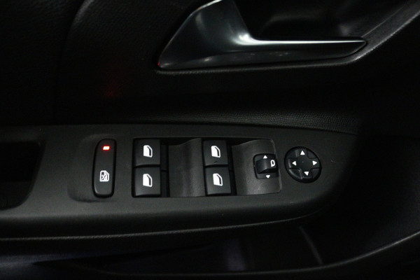 Opel Corsa 1.2 Elegance Automaat (CRUISE, CARPLAY NAVIGATIE, LED, 1e EIGENAAR, GOED ONDERHOUDEN)