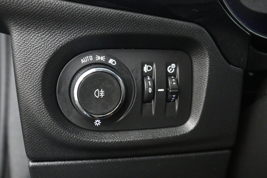 Opel Corsa 1.2 Elegance Automaat (CRUISE, CARPLAY NAVIGATIE, LED, 1e EIGENAAR, GOED ONDERHOUDEN)