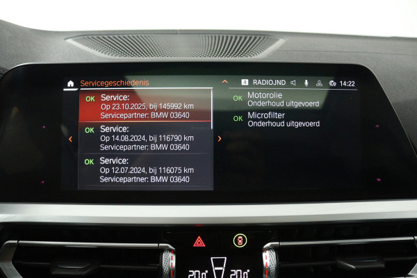 BMW 3-serie 330i High Executive (PANORAMADAK, STOELVERWARMING, CAMERA, COMFORTZETELS, DEALER ONDERHOUDEN)