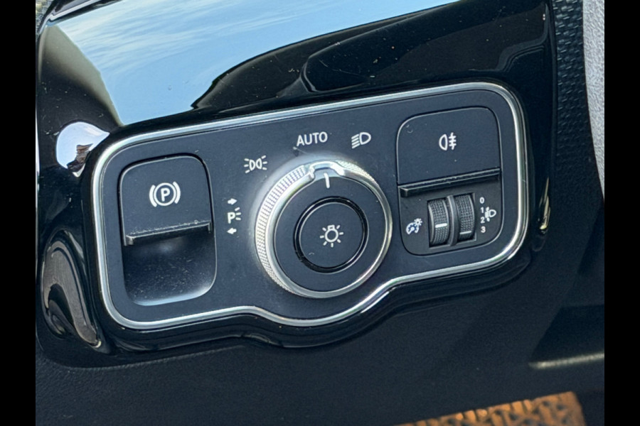 Mercedes-Benz CLA-Klasse Shooting Brake 250 e PHEV 218 Pk | Navigatie | Cruise | Climate | Half leder | 17".