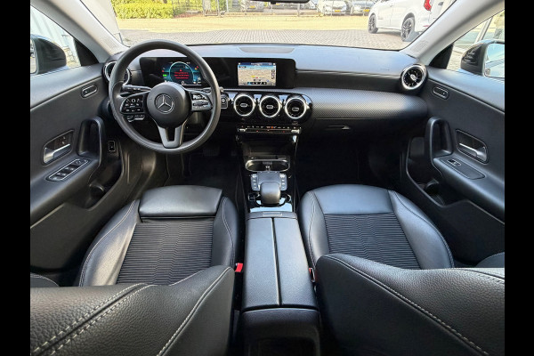 Mercedes-Benz CLA-Klasse Shooting Brake 250 e PHEV 218 Pk | Navigatie | Cruise | Climate | Half leder | 17".