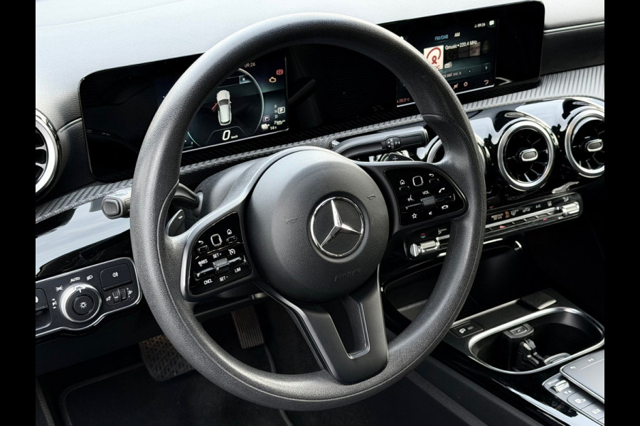 Mercedes-Benz CLA-Klasse Shooting Brake 250 e PHEV 218 Pk | Navigatie | Cruise | Climate | Half leder | 17".