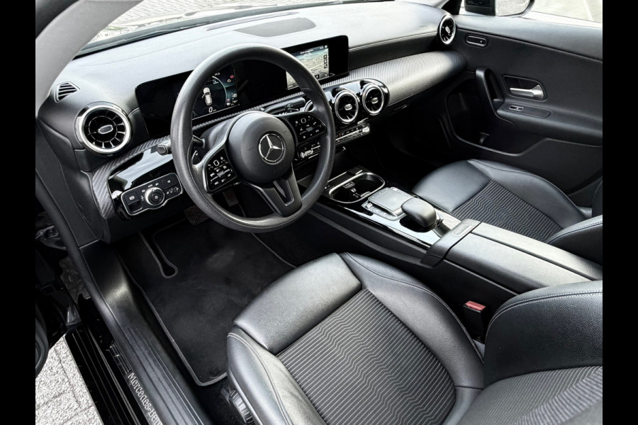 Mercedes-Benz CLA-Klasse Shooting Brake 250 e PHEV 218 Pk | Navigatie | Cruise | Climate | Half leder | 17".