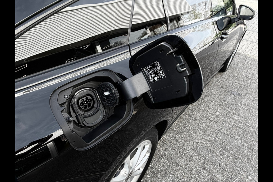 Mercedes-Benz CLA-Klasse Shooting Brake 250 e PHEV 218 Pk | Navigatie | Cruise | Climate | Half leder | 17".