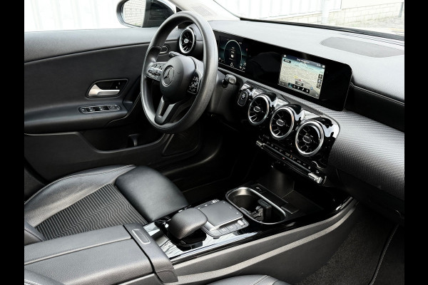 Mercedes-Benz CLA-Klasse Shooting Brake 250 e PHEV 218 Pk | Navigatie | Cruise | Climate | Half leder | 17".