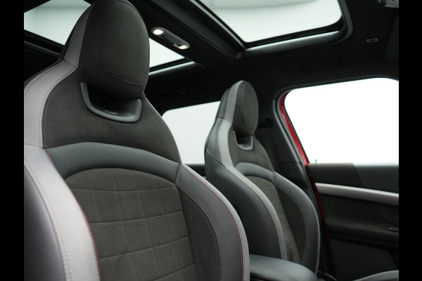 MINI Countryman Cooper S E ALL4 JCW PHEV 220pk Dealer O.H | Panodak | JCW Alcantara Sportstoelen Verwarmd | Head Up | Camera | Apple Carplay | Sfeerverlichting | Keyless | Virtual | Navigatie | DAB | Plug In Hybrid