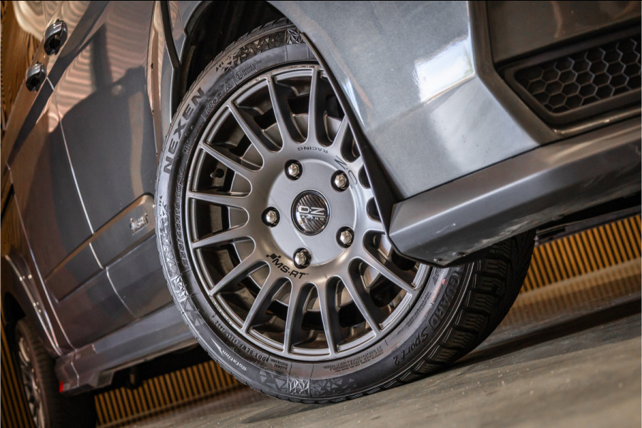 Ford Transit Custom MS-RT 320 2.0 TDCI L2H1 DC | ACC | BLIS | Bi-Xenon | Elek stoel | CarPlay | Navigatie | Camera | Stoelverwarming | L+R Schuifdeur | Lederen bekleding | Spoiler-pakket | Nieuwe APK | Verlengde fabrieksgarantie