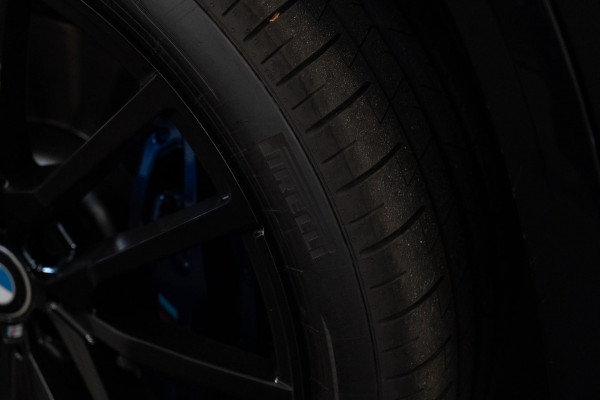 BMW X5 xDrive45e M-SPORT BOMVOL|Skylounge|Massage|TV|H&K|HUD|Pano|22"|Memory|