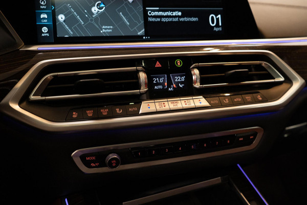 BMW X5 xDrive45e M-SPORT BOMVOL|Skylounge|Massage|TV|H&K|HUD|Pano|22"|Memory|