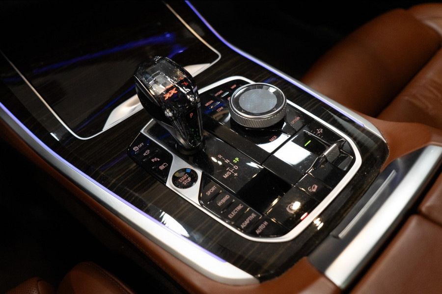 BMW X5 xDrive45e M-SPORT BOMVOL|Skylounge|Massage|TV|H&K|HUD|Pano|22"|Memory|