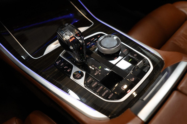 BMW X5 xDrive45e M-SPORT BOMVOL|Skylounge|Massage|TV|H&K|HUD|Pano|22"|Memory|