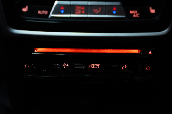 BMW X5 xDrive45e M-SPORT BOMVOL|Skylounge|Massage|TV|H&K|HUD|Pano|22"|Memory|