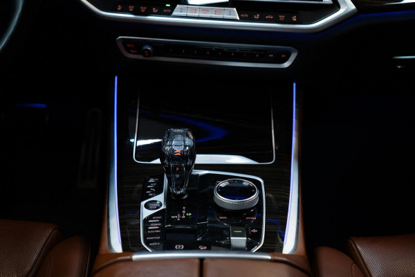BMW X5 xDrive45e M-SPORT BOMVOL|Skylounge|Massage|TV|H&K|HUD|Pano|22"|Memory|