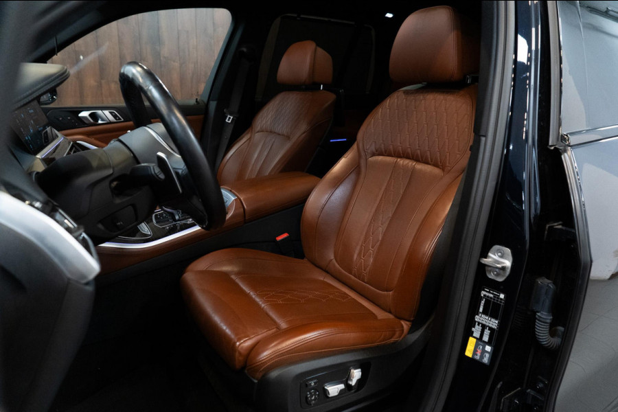 BMW X5 xDrive45e M-SPORT BOMVOL|Skylounge|Massage|TV|H&K|HUD|Pano|22"|Memory|