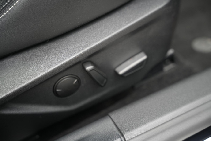 Ford Focus 2.3 EcoBoost ST-X Panoramadak Milltek LED B&O Headup Stuurverw.