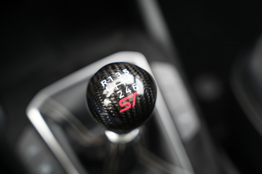 Ford Focus 2.3 EcoBoost ST-X Panoramadak Milltek LED B&O Headup Stuurverw.