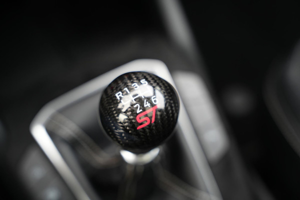 Ford Focus 2.3 EcoBoost ST-X Panoramadak Milltek LED B&O Headup Stuurverw.