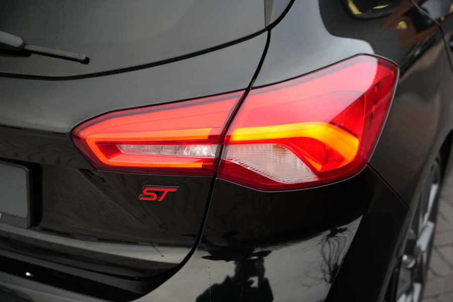 Ford Focus 2.3 EcoBoost ST-X Panoramadak Milltek LED B&O Headup Stuurverw.