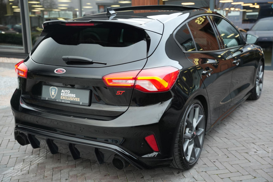 Ford Focus 2.3 EcoBoost ST-X Panoramadak Milltek LED B&O Headup Stuurverw.