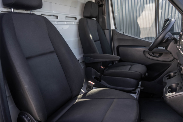 Mercedes-Benz Sprinter 315 CDI | 150 PK | Automaat | Bakwagen met laadklep | Zijdeur | Camera | Cruise | Mbux | Climatronic