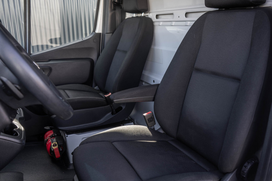 Mercedes-Benz Sprinter 315 CDI | 150 PK | Automaat | Bakwagen met laadklep | Zijdeur | Camera | Cruise | Mbux | Climatronic