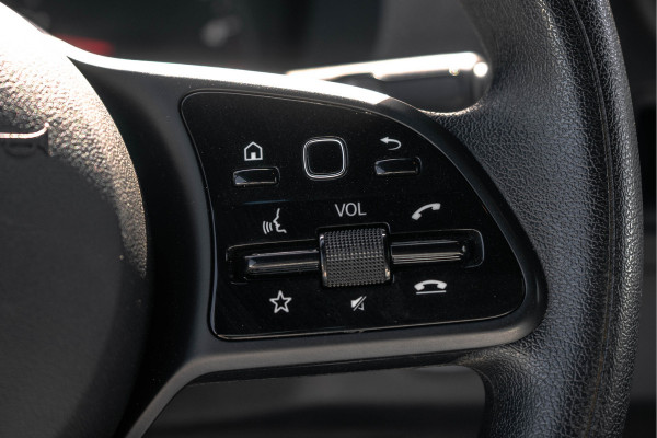 Mercedes-Benz Sprinter 315 CDI | 150 PK | Automaat | Bakwagen met laadklep | Zijdeur | Camera | Cruise | Mbux | Climatronic