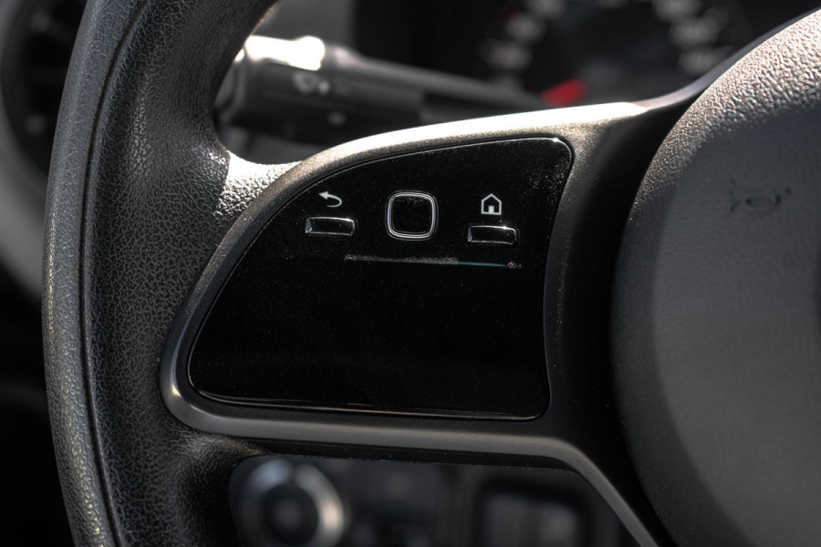 Mercedes-Benz Sprinter 315 CDI | 150 PK | Automaat | Bakwagen met laadklep | Zijdeur | Camera | Cruise | Mbux | Climatronic