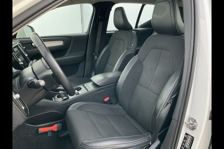 Volvo XC40 1.5 T3 Momentum Pro Panoramadak Hoge zit Trekhaak(tegen meerprijs)