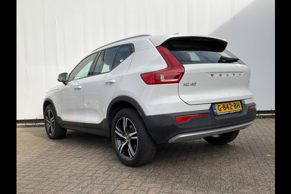 Volvo XC40 1.5 T3 Momentum Pro Panoramadak Hoge zit Trekhaak(tegen meerprijs)