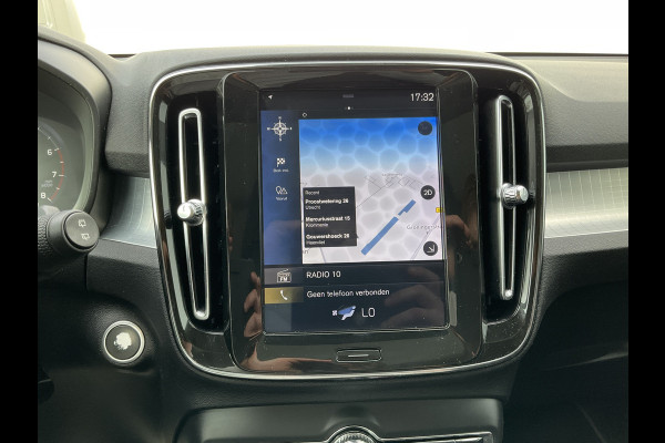 Volvo XC40 1.5 T3 Momentum Pro Panoramadak Hoge zit Trekhaak(tegen meerprijs)