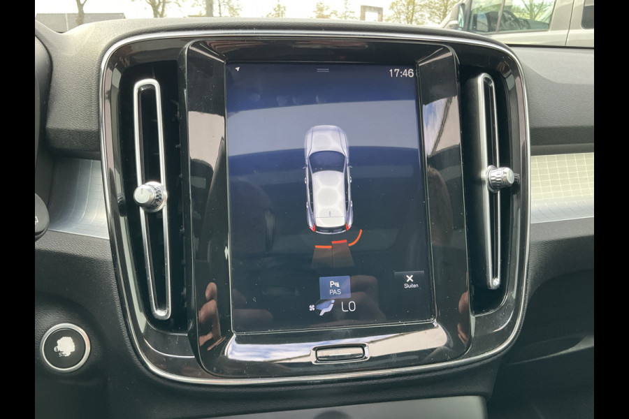 Volvo XC40 1.5 T3 Momentum Pro Panoramadak Hoge zit Trekhaak(tegen meerprijs)