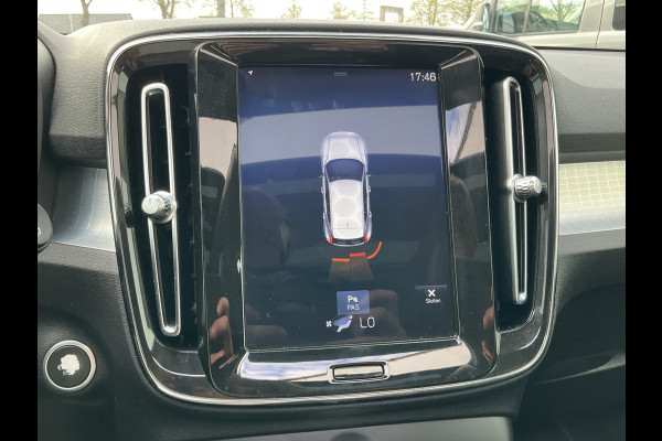 Volvo XC40 1.5 T3 Momentum Pro Panoramadak Hoge zit Trekhaak(tegen meerprijs)