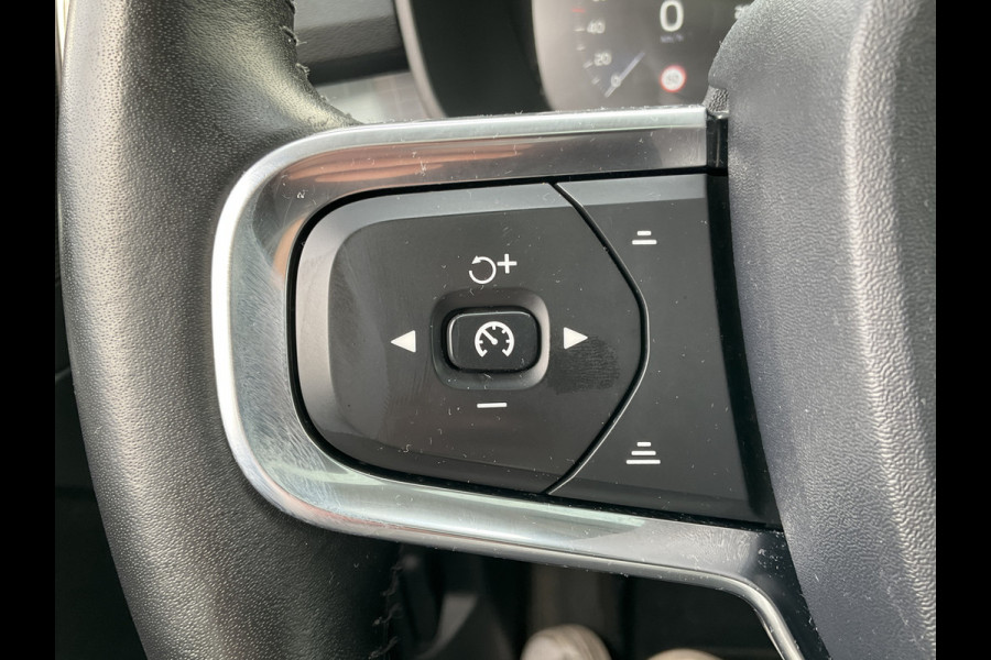 Volvo XC40 1.5 T3 Momentum Pro Panoramadak Hoge zit Trekhaak(tegen meerprijs)