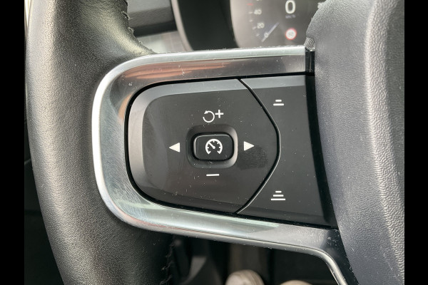 Volvo XC40 1.5 T3 Momentum Pro Panoramadak Hoge zit Trekhaak(tegen meerprijs)