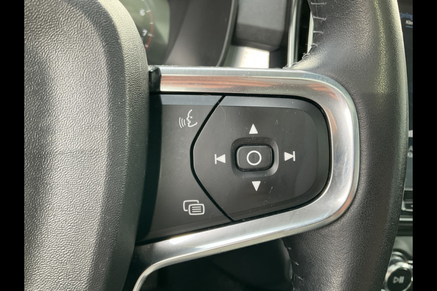 Volvo XC40 1.5 T3 Momentum Pro Panoramadak Hoge zit Trekhaak(tegen meerprijs)