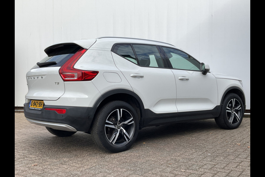 Volvo XC40 1.5 T3 Momentum Pro Panoramadak Hoge zit Trekhaak(tegen meerprijs)