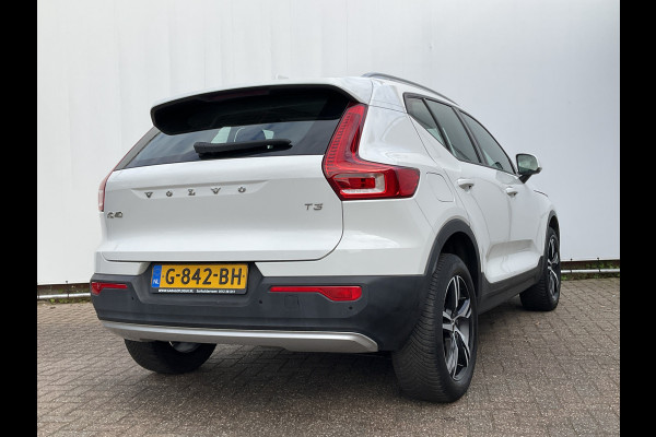 Volvo XC40 1.5 T3 Momentum Pro Panoramadak Hoge zit Trekhaak(tegen meerprijs)