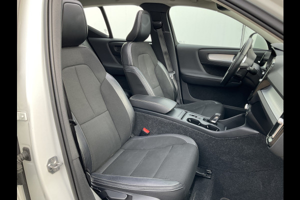 Volvo XC40 1.5 T3 Momentum Pro Panoramadak Hoge zit Trekhaak(tegen meerprijs)