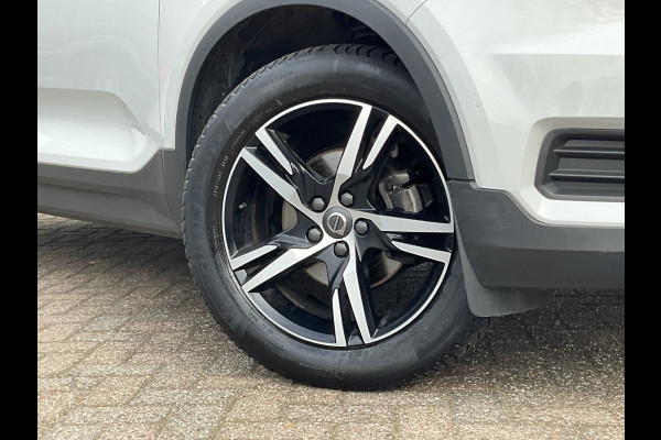 Volvo XC40 1.5 T3 Momentum Pro Panoramadak Hoge zit Trekhaak(tegen meerprijs)